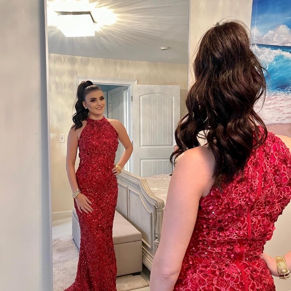 Evening dress - Picture 1 of 3